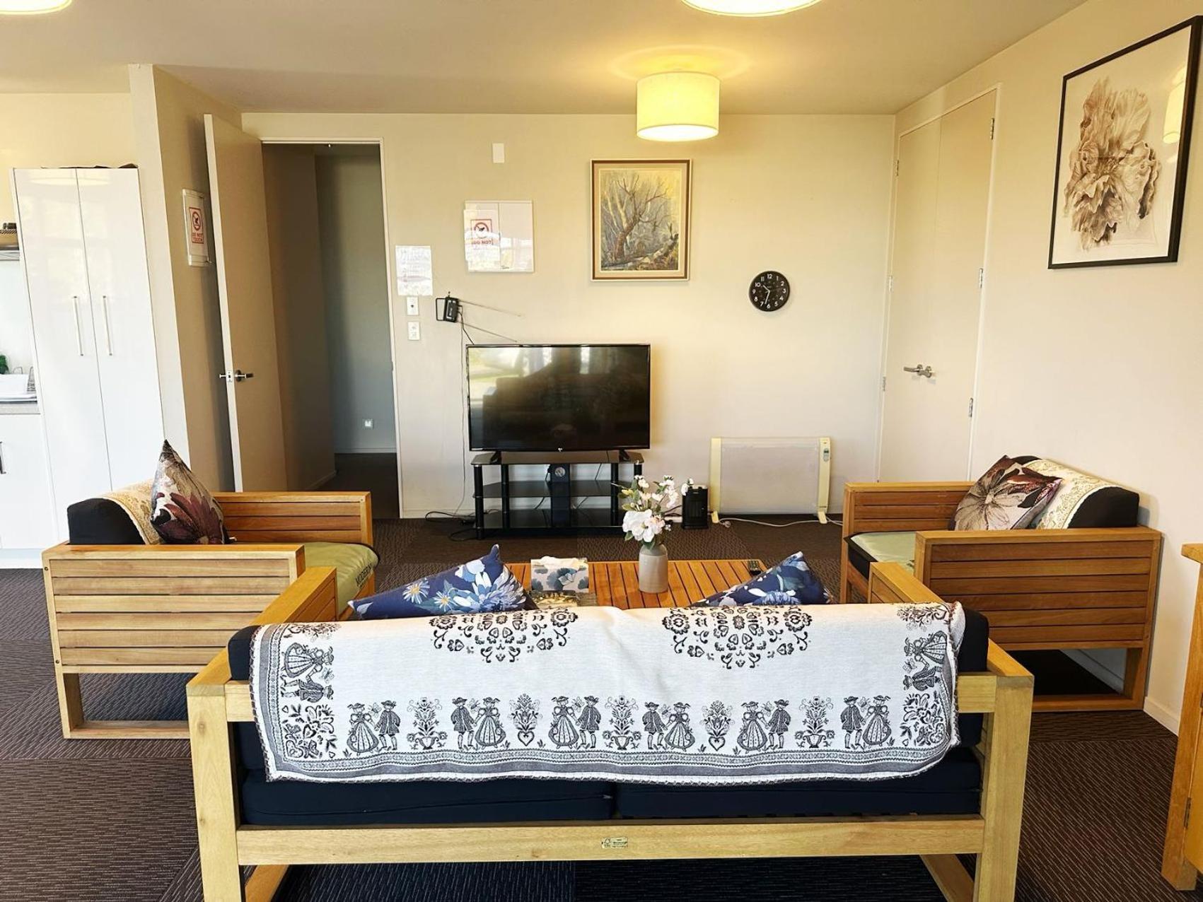 Mia'S Home With Lake View Rotorua Bagian luar foto